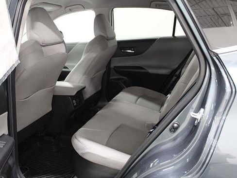 Used 2024 Toyota Venza LE AWD/4WD image 13