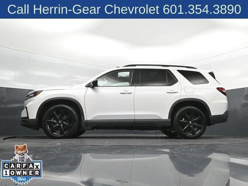 Used 2025 Honda Pilot Black Edition image 40