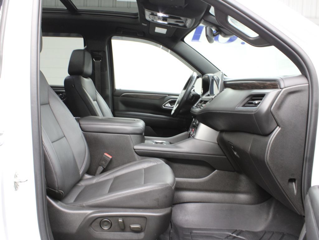 Used 2021 Chevrolet Suburban Z71 AWD/4WD image 32