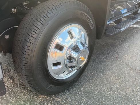 Used 2026 Chevrolet Silverado 3500 LTZ w/ LTZ Plus Package AWD/4WD image 9