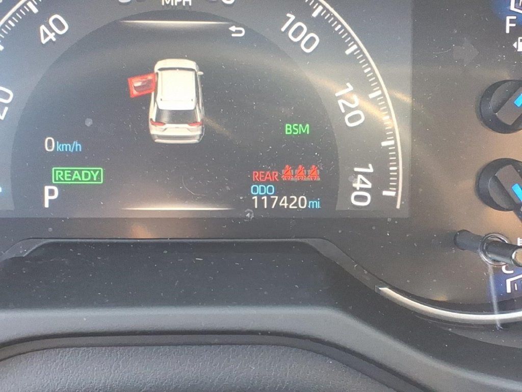 Used 2022 Toyota RAV4 Limited AWD/4WD image 23