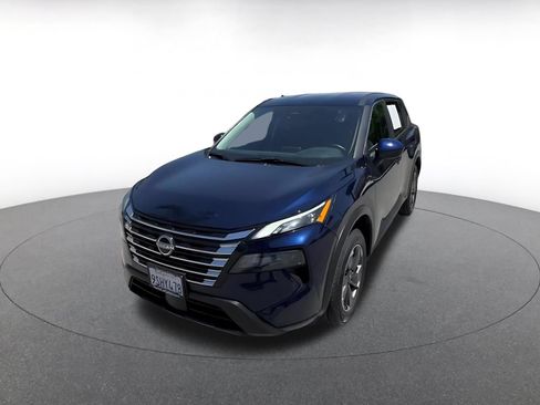 Used 2025 Nissan Rogue SV FWD image 5