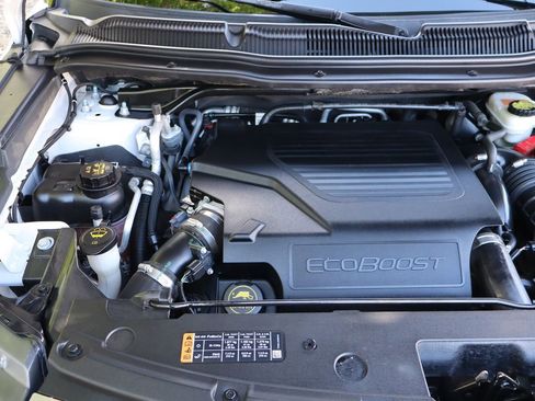 Used 2016 Ford Explorer Platinum AWD/4WD image 41
