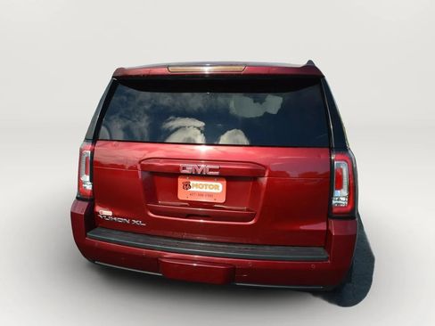 Used 2017 GMC Yukon XL SLE w/ SLE Value Package AWD/4WD image 8