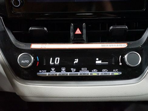 Certified 2025 Toyota Corolla LE FWD image 20