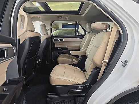 Used 2020 Ford Explorer XLT w/ Equipment Group 202A AWD/4WD image 29
