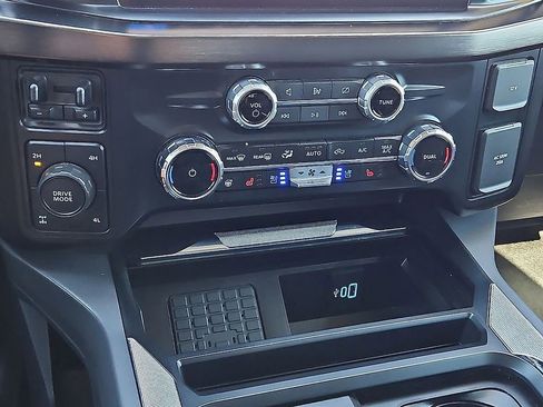 Used 2024 Ford F250 Lariat w/ Lariat Ultimate Package image 26