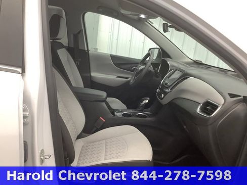 Used 2022 Chevrolet Equinox LT w/ LPO, Floor Liner Package image 11