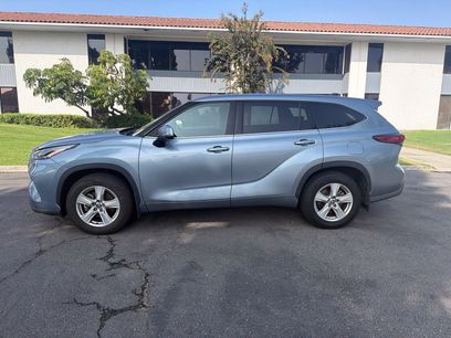 Used 2022 Toyota Highlander LE
