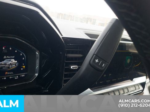 Used 2025 Chevrolet Silverado 1500 LT RWD image 32
