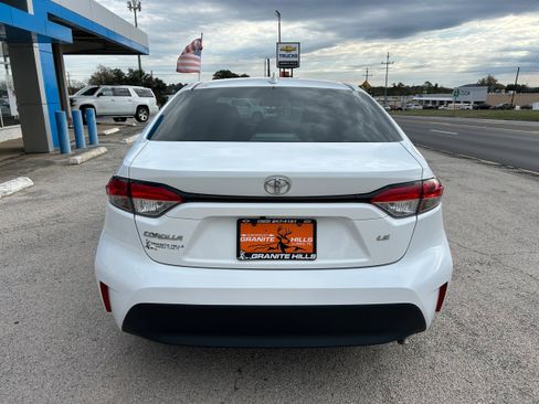 Used 2024 Toyota Corolla LE image 7