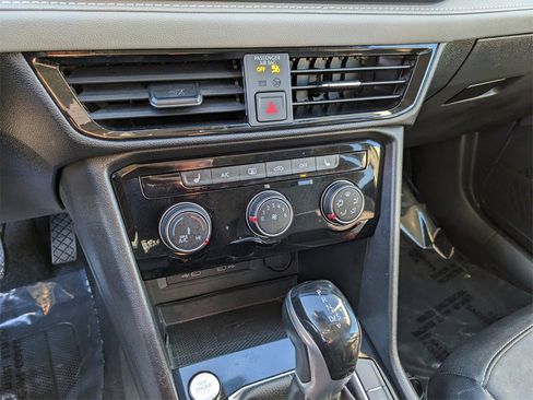 Certified 2023 Volkswagen Taos SE w/ Panoramic Sunroof Package image 23