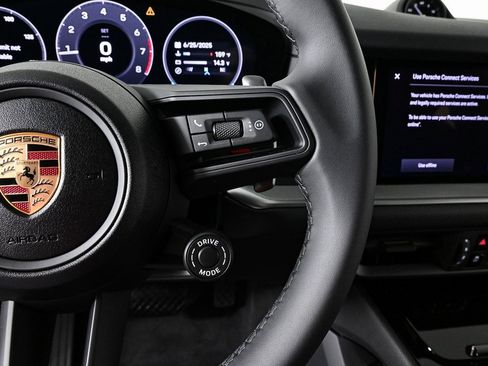 Used 2025 Porsche Cayenne Coupe image 11