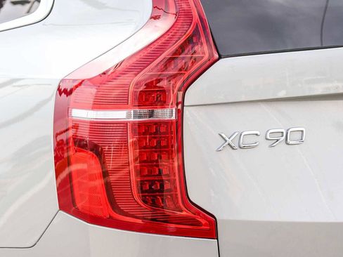 Used 2020 Volvo XC90 T8 Inscription w/ Protection Package Premier image 9