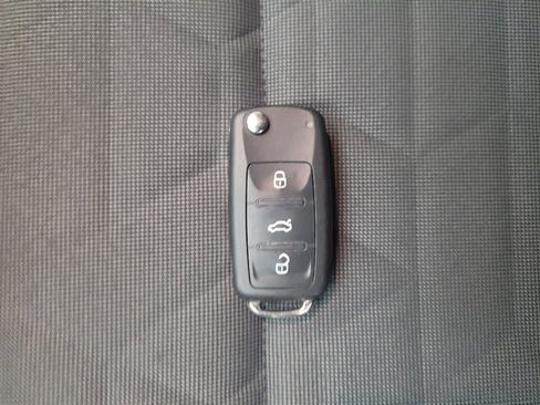 Used 2021 Volkswagen Passat 2.0T S image 32