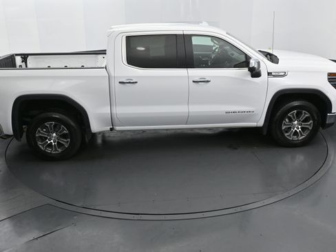 Used 2025 GMC Sierra 1500 SLT image 32