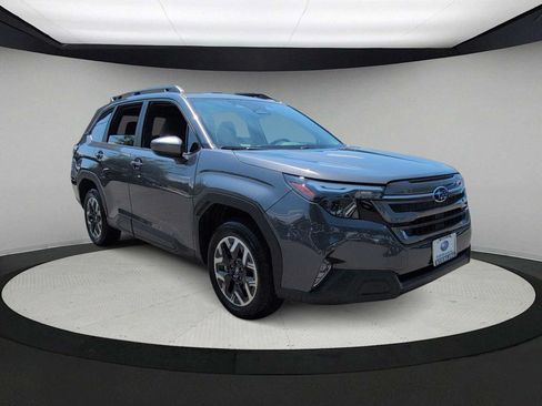 Used 2026 Subaru Forester Premium AWD/4WD image 2
