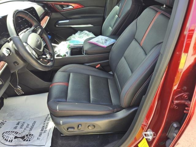 Used 2025 Chevrolet Traverse RS FWD image 5