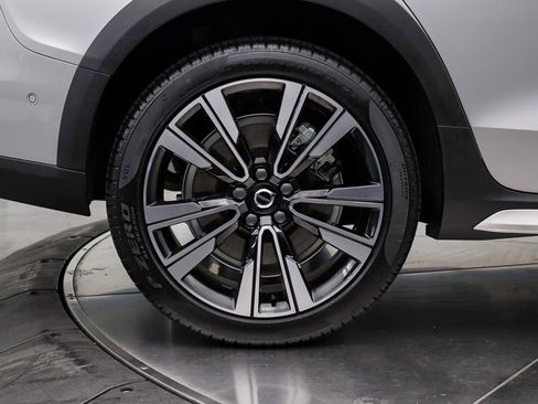 Used 2025 Volvo V60 B5 Cross Country Ultra w/ Protection Package Premier AWD/4WD image 13