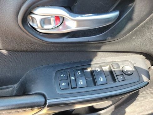 Used 2014 Jeep Cherokee Sport w/ Cold Weather Group AWD/4WD image 11