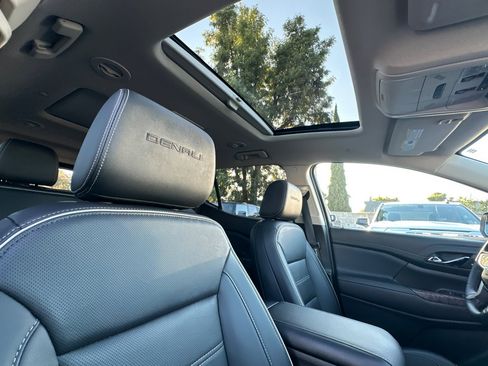 Used 2023 GMC Acadia Denali w/ Denali Ultimate Package image 22