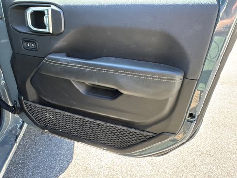 Used 2025 Jeep Wrangler Unlimited Sahara w/ Safety Group AWD/4WD image 16