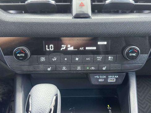 Used 2026 Subaru Outback Limited AWD/4WD image 35