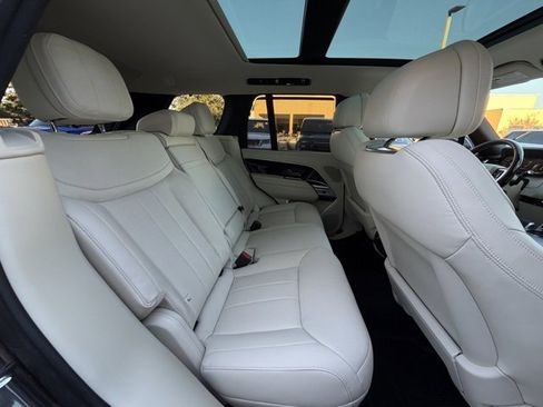 Used 2025 Land Rover Range Rover SE image 23