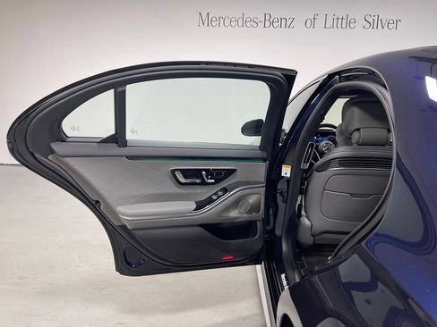 Used 2026 Mercedes-Benz S 580 4MATIC Sedan w/ AMG Line Package image 23