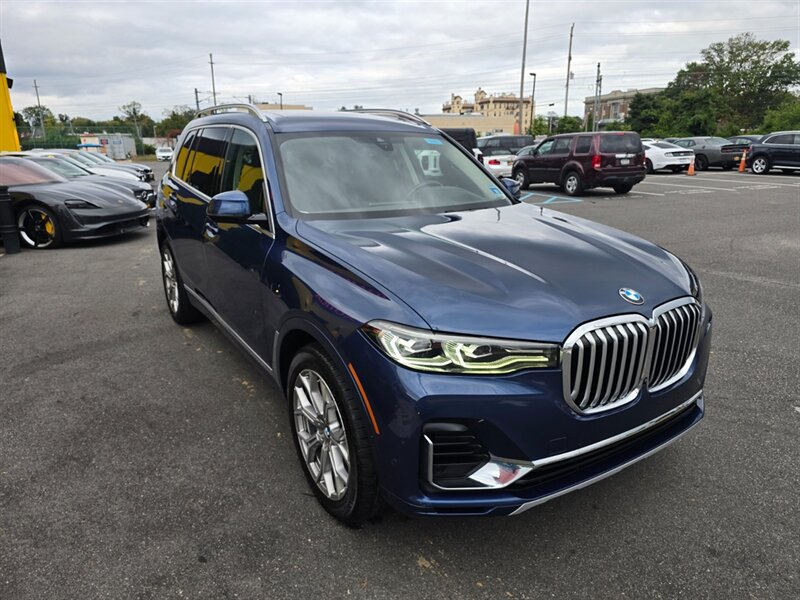 Used 2021 BMW X7 xDrive40i w/ Premium Package AWD/4WD image 4