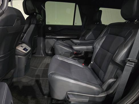 New 2025 Lincoln Navigator Reserve w/ Jet Appearance Package image 38