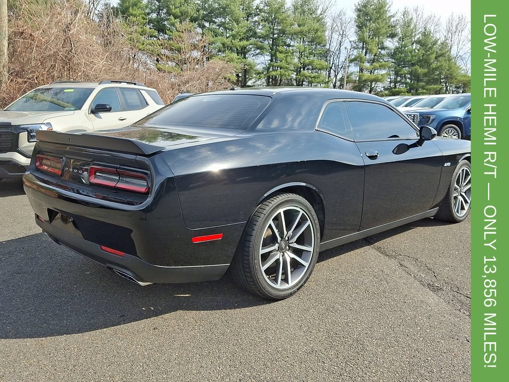 Used 2023 Dodge Challenger R/T RWD image 6