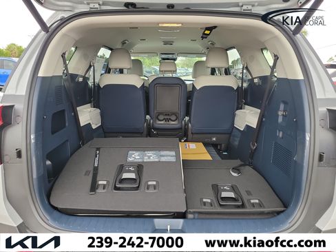 New 2026 Kia Carnival EX FWD image 10