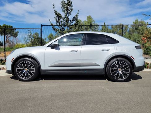 Used 2025 Porsche Macan Electric image 2
