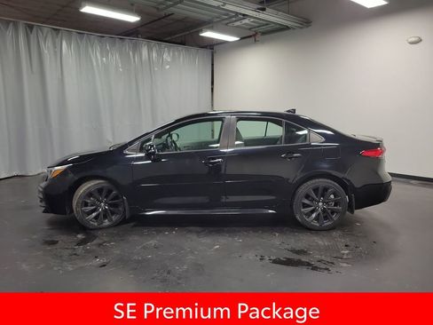 Used 2023 Toyota Corolla SE w/ SE Premium Package image 5