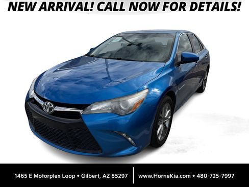 Used 2017 Toyota Camry SE image 1