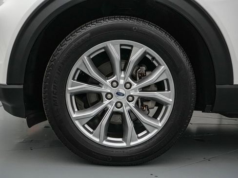 Certified 2024 Ford Explorer Limited w/ Equipment Group 301A AWD/4WD image 11