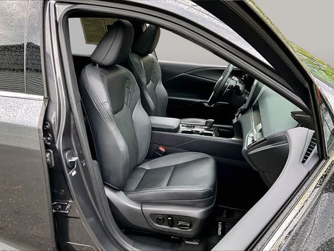 Used 2024 Lexus RX 350 Premium w/ Accessory Package (Z1) AWD/4WD image 8