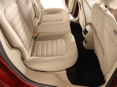Used 2019 Ford Fusion SE FWD image 14