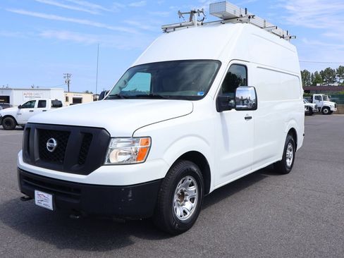 Used 2019 Nissan NV 3500 SV RWD image 3