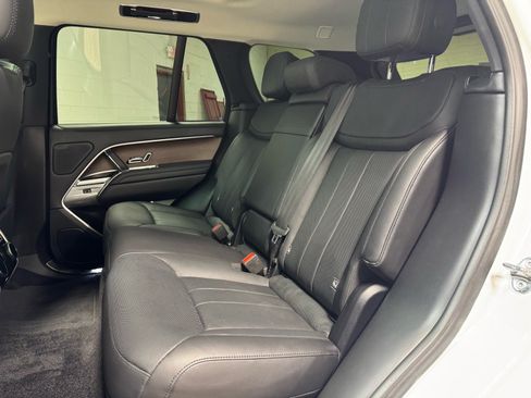 Used 2024 Land Rover Range Rover SE AWD/4WD image 28