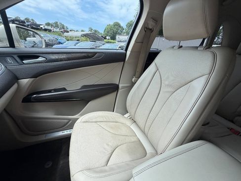 Used 2017 Lincoln MKC Reserve FWD image 27