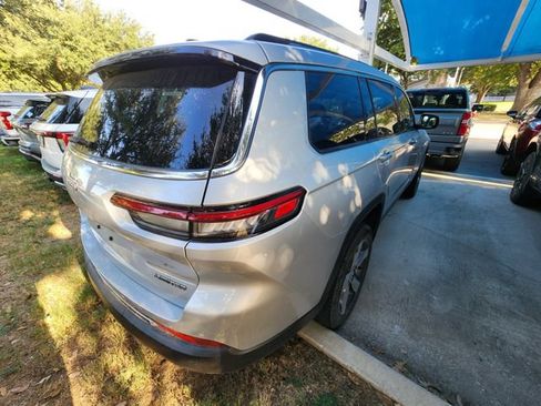 Used 2021 Jeep Grand Cherokee L Limited AWD/4WD image 5