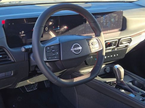 New 2026 Nissan Sentra SR w/ Floor Mat Package FWD image 18