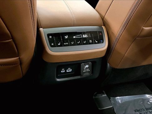 New 2025 Nissan Pathfinder Platinum w/ Lighting Package (N93) AWD/4WD image 21
