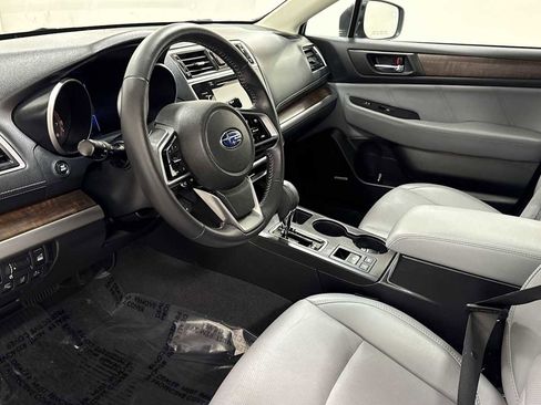 Used 2018 Subaru Outback 2.5i Limited image 12