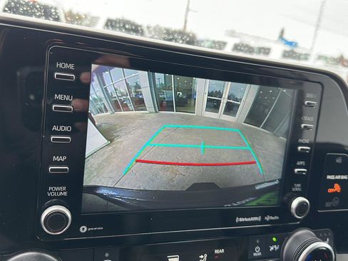 Used 2022 Toyota Highlander XLE image 21