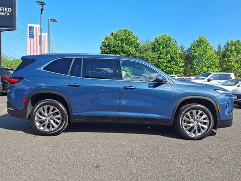 Used 2026 Buick Enclave Preferred w/ Power Package FWD image 7