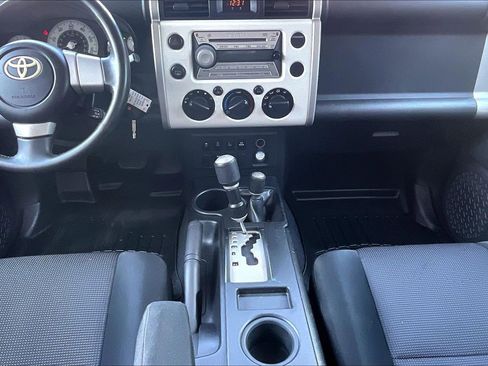 Used 2010 Toyota FJ Cruiser 4WD image 7