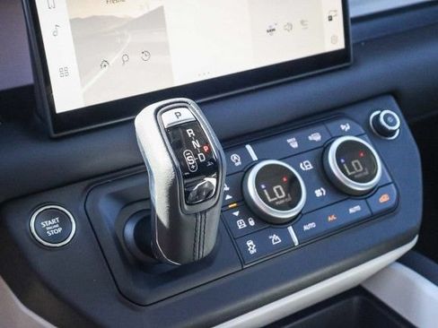 Certified 2025 Land Rover Defender 110 S AWD/4WD image 19